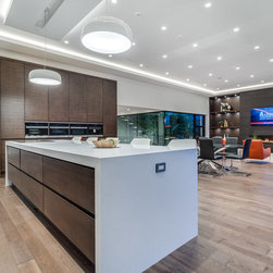 910 LEOVISTA - Products