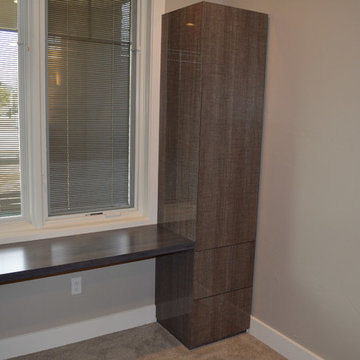 Home Office Murphy Bed in Mirror Finish Laminate