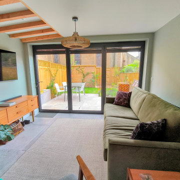 Bath Garden Room / Teenage Den