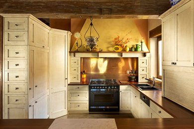 This is an example of a rustic kitchen in Melbourne.