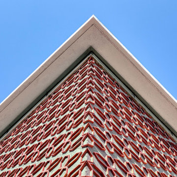screen saver house highlights the play of shadow and colors