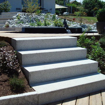 Escaliers de jardin avec bassin d'agrément