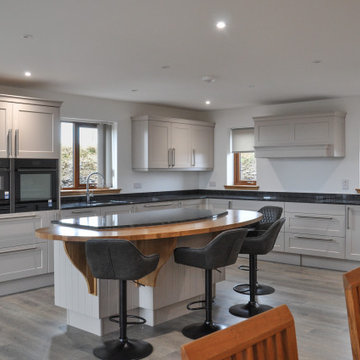 Cream & Grey Shaker Kitchen with Oak Breakfast Bar