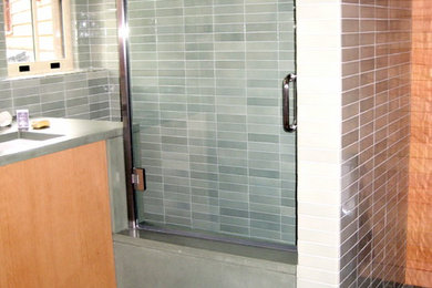 Bathroom - contemporary bathroom idea in San Francisco