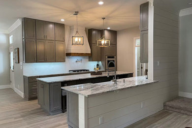 Kitchen - kitchen idea in Dallas