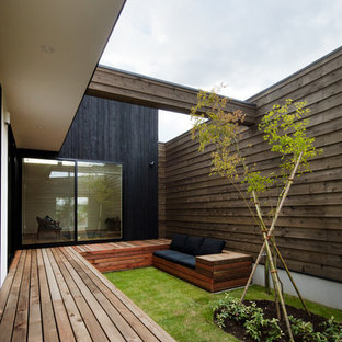 他の地域のコンテンポラリースタイルのおしゃれなテラス・中庭の写真