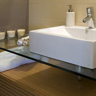 This is an example of a modern home cinema in Tel Aviv.