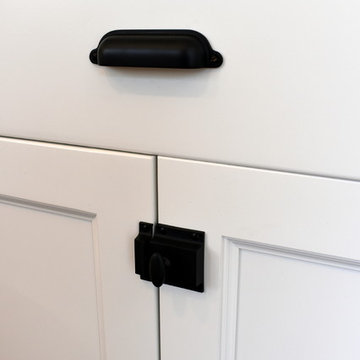 Wellborn Forest Hamilton door style in Arctic White and Oyster