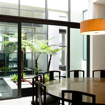 2 Holland Grove