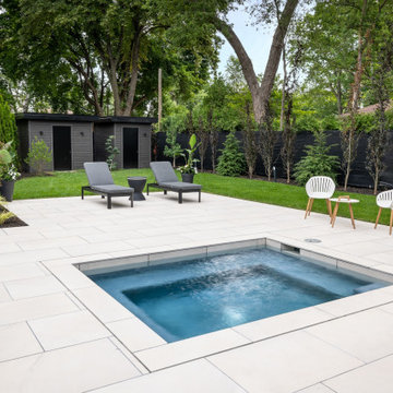 A Contemporary Backyard for Entertaining