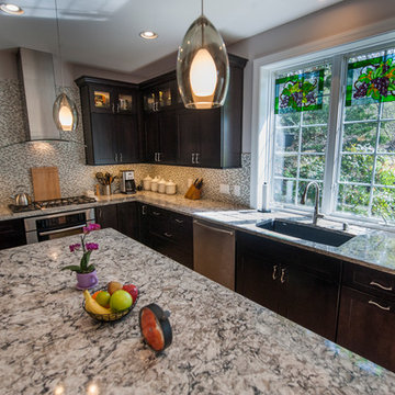 Dura Supreme Kitchen with a Contemporary Flair
