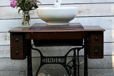 Inspiration for a cottage bathroom remodel in New York