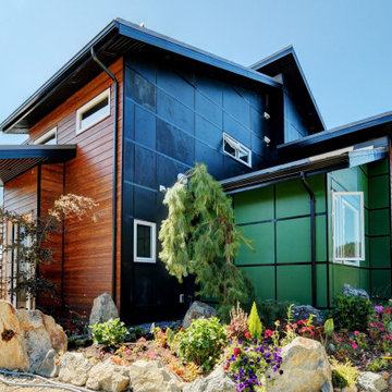 1499/1499B Trail Way - $1,695,000 – MLS Res 885121 / Com 885130
