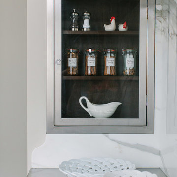 Spice cabinets in range alcove side walls
