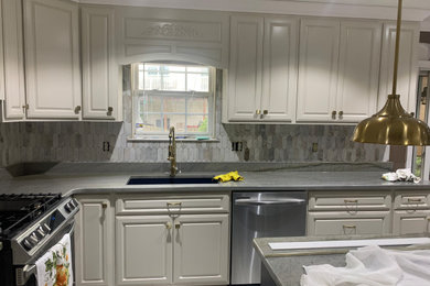 Kitchen - contemporary kitchen idea in Baltimore