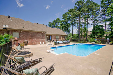 Minimalist pool photo in Little Rock