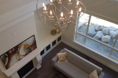 Arts and crafts home design photo in Other