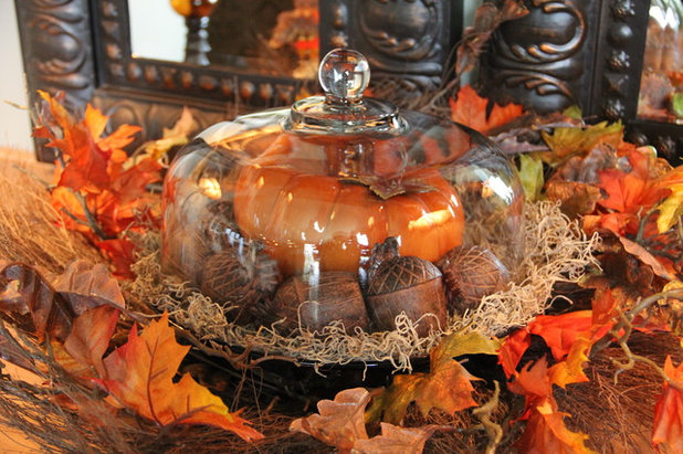 Traditional  Cake Platter Used For Fall Decorating