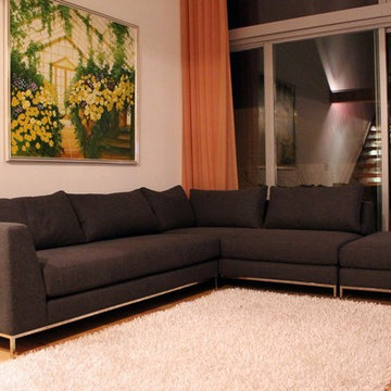 MEGAN STYLE - MODERN ITALIAN LOOK - CUSTOM SECTIONAL SOFA