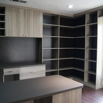 Campania Home Office I SpaceManager Closets