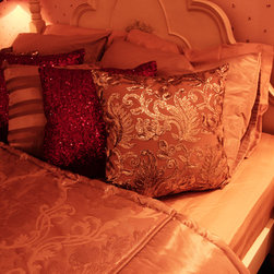 DeeDecors Exclusive Linen Collection - Products