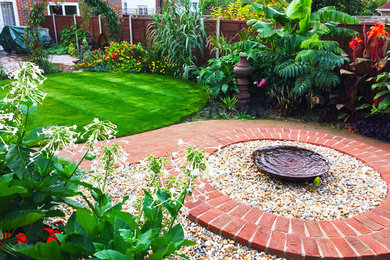 Round Lawn + Water Feature