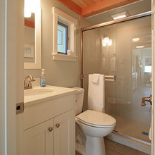 Existing Upstairs Bath Reno