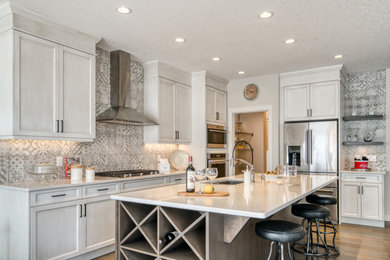 Kitchen - kitchen idea in Calgary