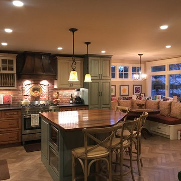 Kitchen Cabinets - Transitional Style