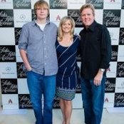 Johnny Mills's photo