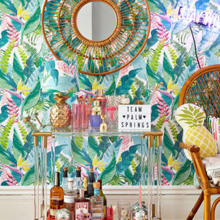 他の地域のトロピカルスタイルのおしゃれなバーカート (無垢フローリング、茶色い床) の写真