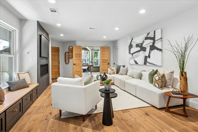 Living room photo in Dallas