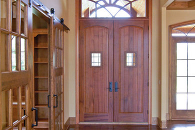 Example of a classic entryway design in Charlotte