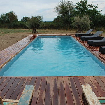 Plancher autour d'une Piscine