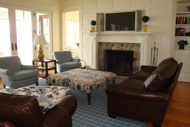 Inspiration for a timeless family room remodel in New York