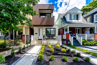 Inspiration for a modern exterior home remodel in Toronto