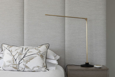 Bedroom - modern bedroom idea in Auckland