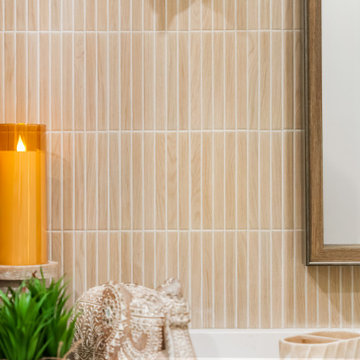 Minimalist Freestanding Tub Styling