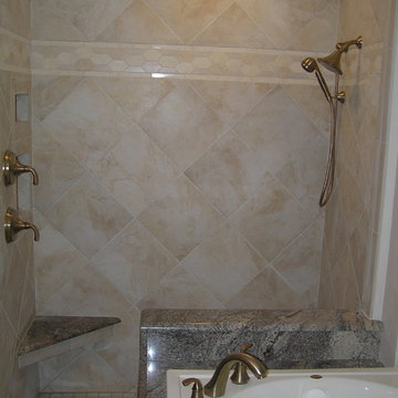 Master Bath Suite Standard builder grade componants