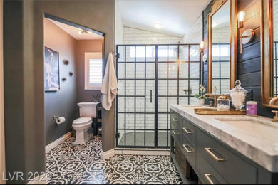 Inspiration for a modern bathroom remodel in Los Angeles