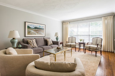 Inspiration for a transitional living room remodel in Toronto
