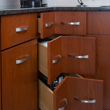 Grauer Transitional Kitchen