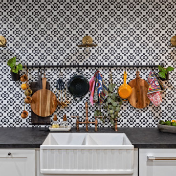 Melissa McCarthy's The Great Giveback: Farmhouse Kitchen