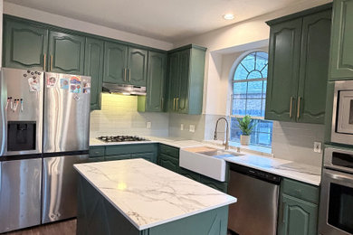Kitchen - kitchen idea in Houston
