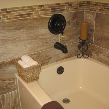 Master Bathroom (B-42)
