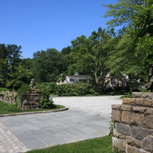 Small Lot House - Driveway