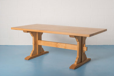 Aveton table