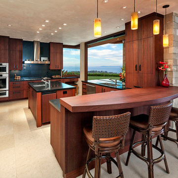 Modern Indoor-Outdoor Living with a Pacific Rim Influence