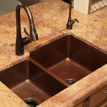 33" Hammered Copper 60/40 Double Basin Kitchen Sink (K60DB33229)