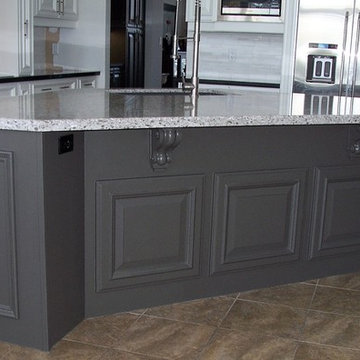 Gourmet Kitchen with Butler Pantry & Writing Desk